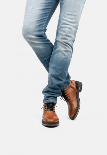 Ботинки на шнуровке