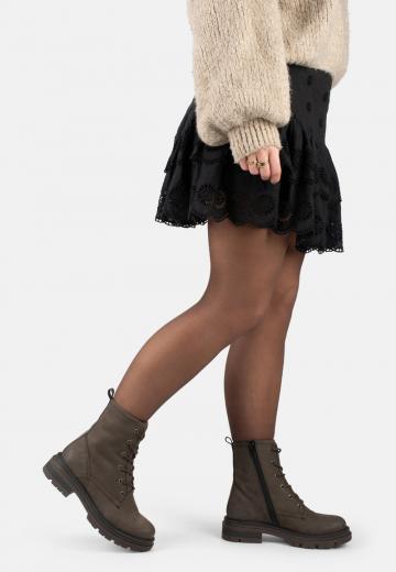 Ботинки на шнуровке