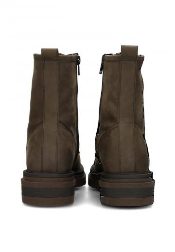 Ботинки на шнуровке