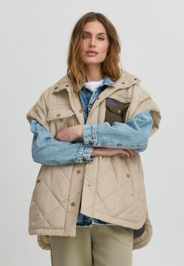 Длинный жилет