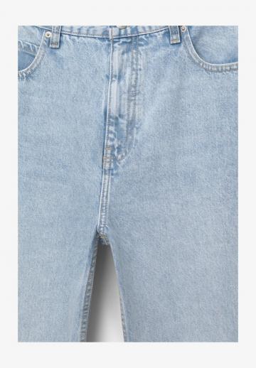 Свободные джинсы