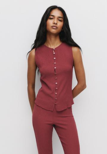 Блузка без рукавов