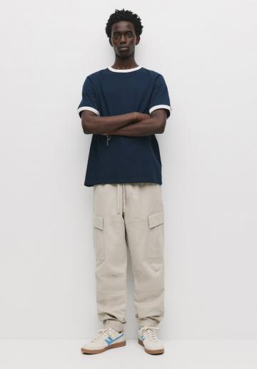 Брюки с накладными карманами