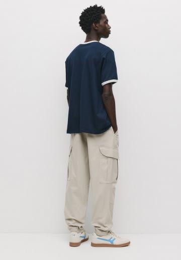 Брюки с накладными карманами