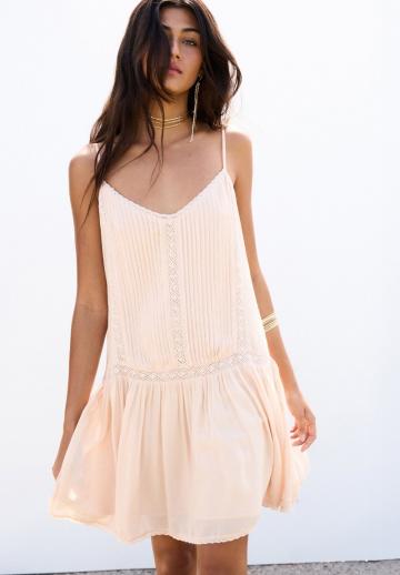 Короткое платье