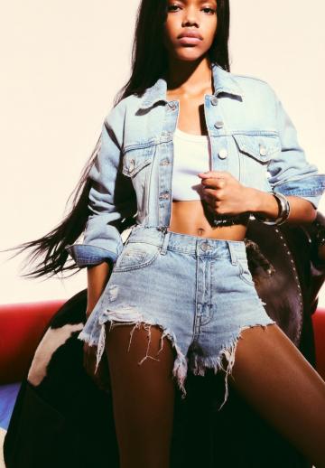 Джинсовая жилетка