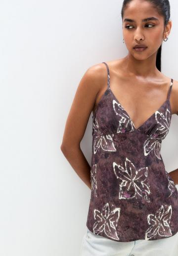 Топ на бретельках