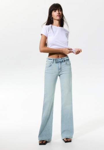 Клешеные брюки