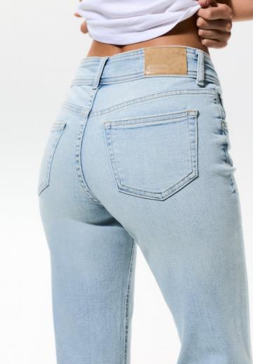 Клешеные брюки