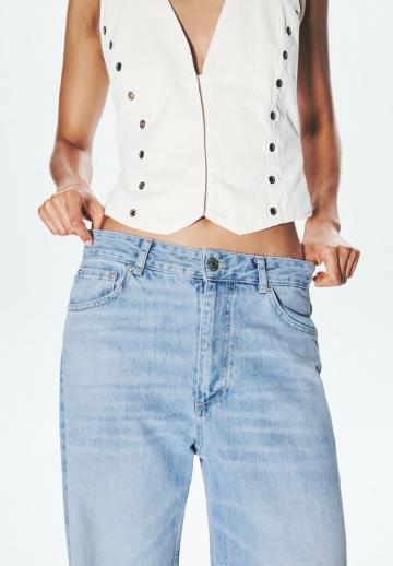 Прямые джинсы
