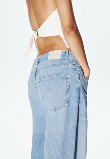 Прямые джинсы