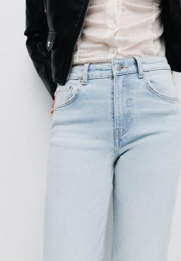 Короткие джинсы