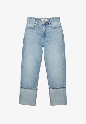 Короткие джинсы