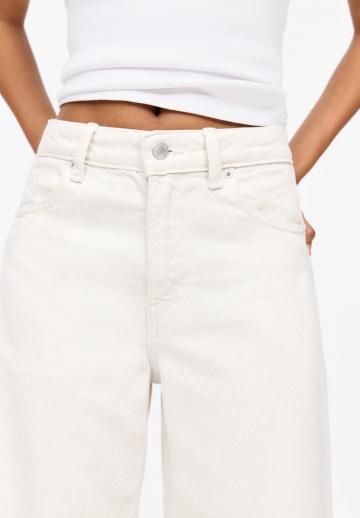 Прямые джинсы