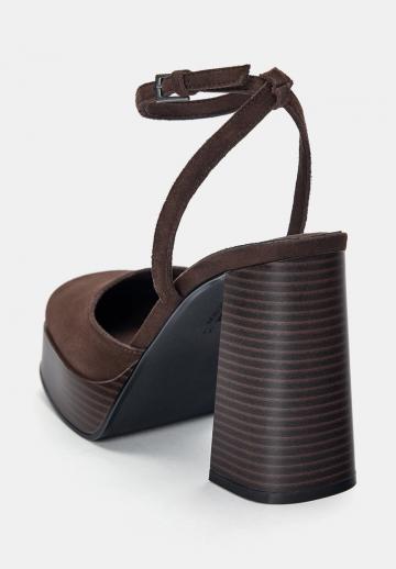 Туфли на высоком каблуке