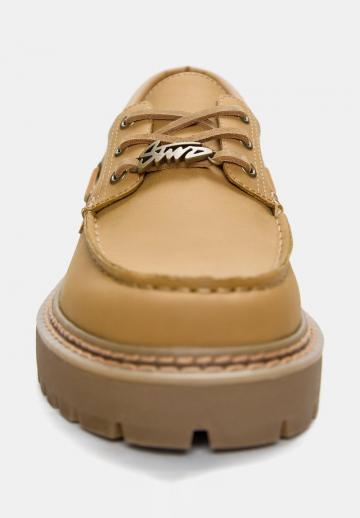 Ботинки на шнуровке