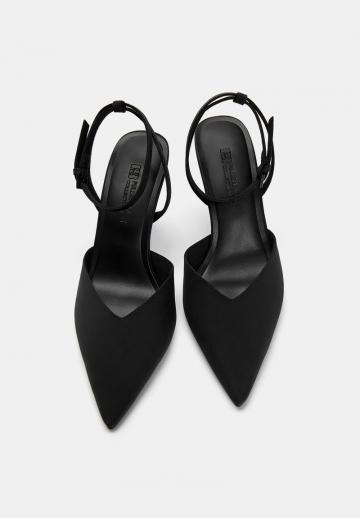 Туфли на высоком каблуке