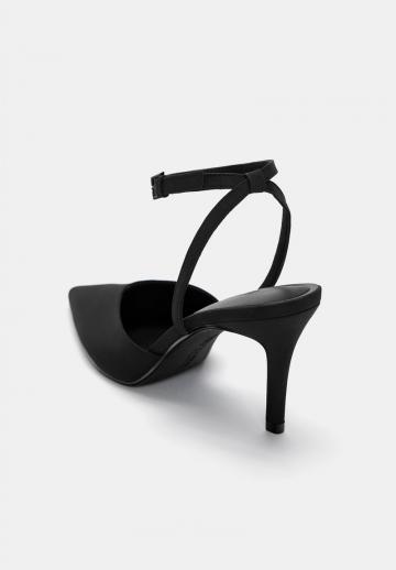 Туфли на высоком каблуке