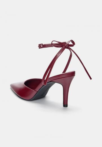 Туфли на высоком каблуке