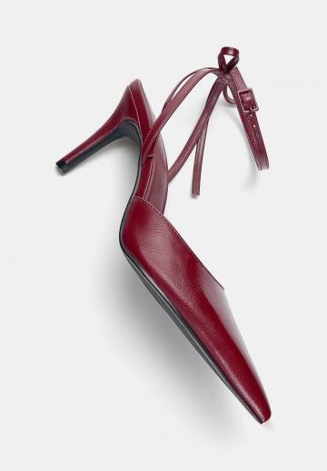 Туфли на высоком каблуке