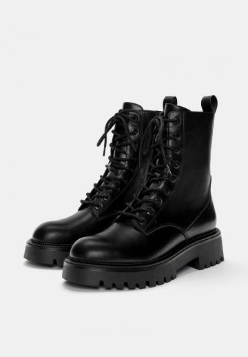 Ботинки на шнуровке