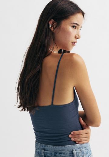 Топ на бретельках