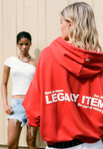 Пуловер с капюшоном