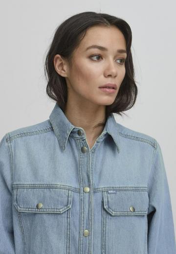 Джинсовая блузка