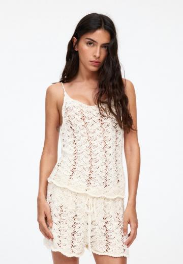 Топ на бретельках