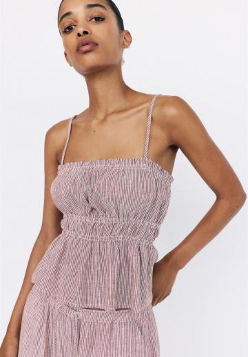 Топ на бретельках