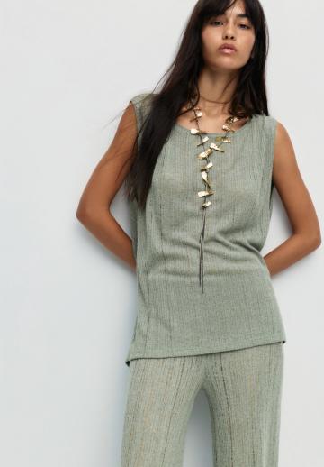 Блузка без рукавов