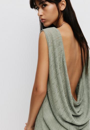 Блузка без рукавов