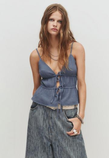 Топ на бретельках