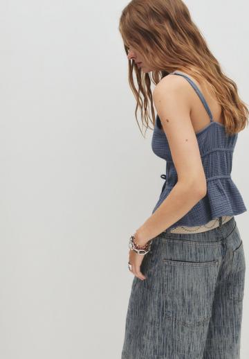 Топ на бретельках