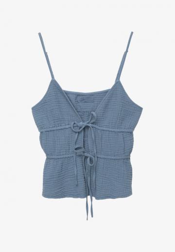 Топ на бретельках