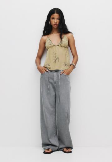 Топ на бретельках