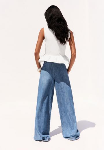 Блузка без рукавов