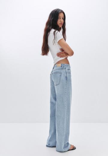 Прямые джинсы