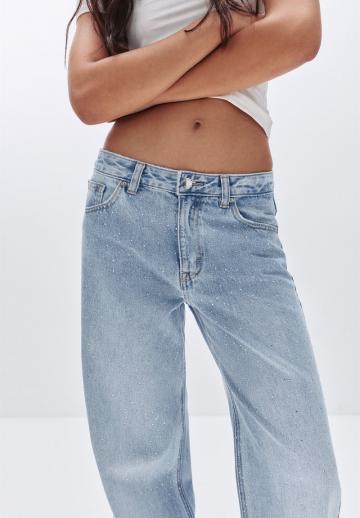Прямые джинсы