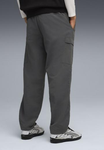 Брюки с накладными карманами
