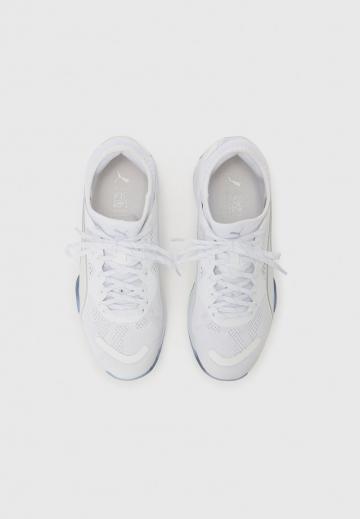 Кроссовки для зала