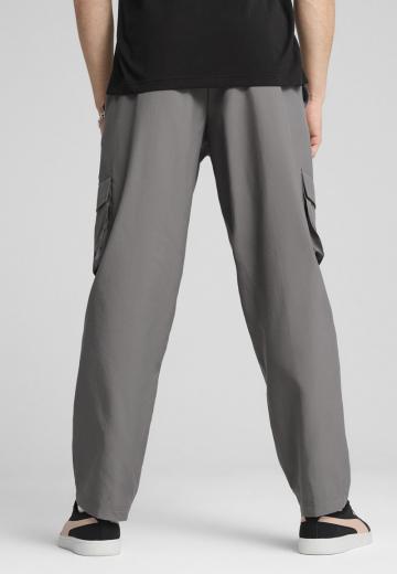 Брюки с накладными карманами