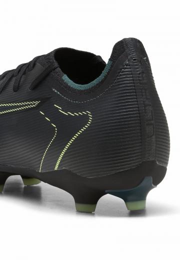 Футбольные бутсы