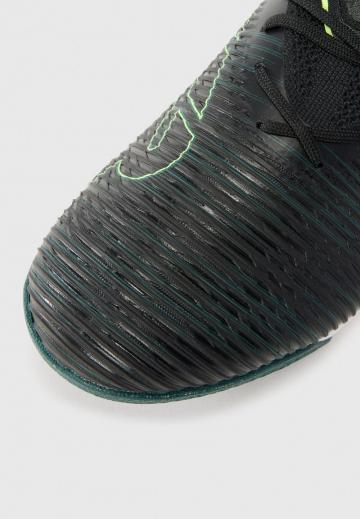 Футбольные бутсы