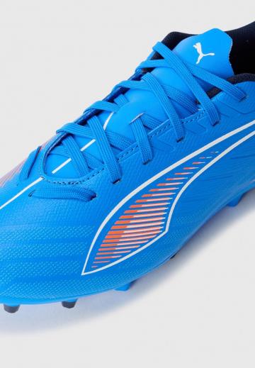 Футбольные бутсы