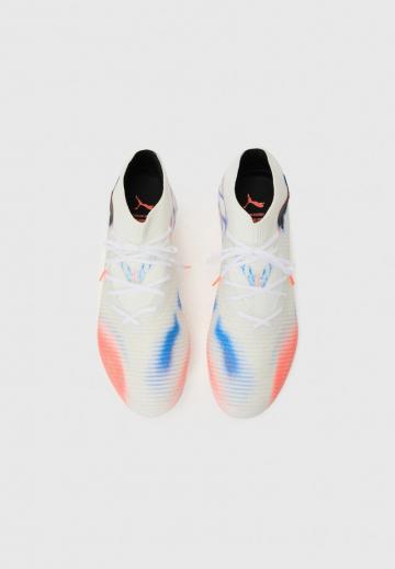 Футбольные бутсы