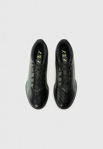 Футбольные бутсы