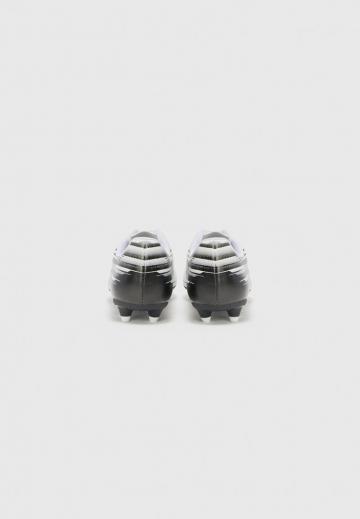 Футбольные бутсы