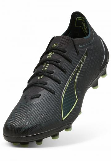 Футбольные бутсы