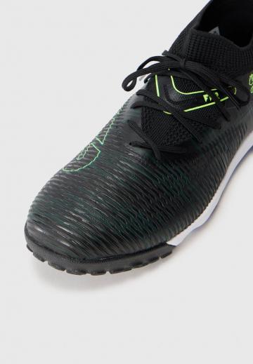 Футбольные бутсы